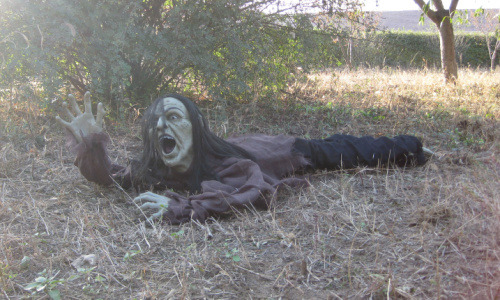 Halloween Skeleton Groundbreaker with Light-Up Eyes – Glowing Grave Crawler, 1PC, 1.1M Tall