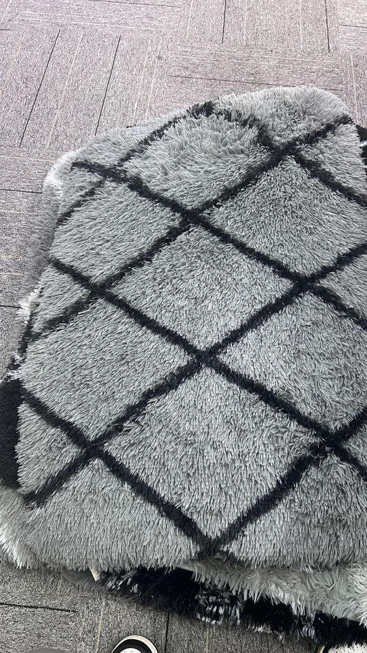 CozyDesg 4*6FT Diamond Stripes Area Rugs,Dark Gray & Black